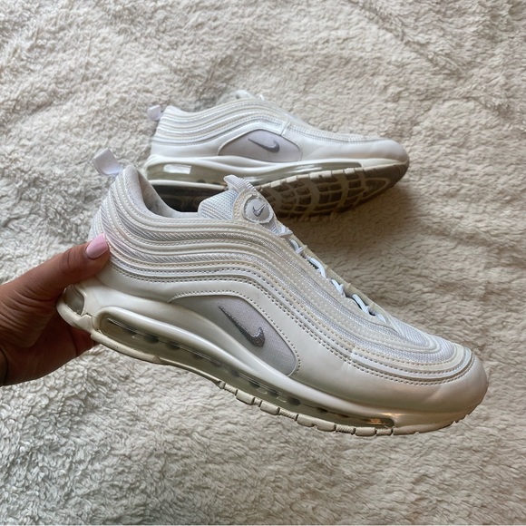 Sneakers - Picture 4 of 6